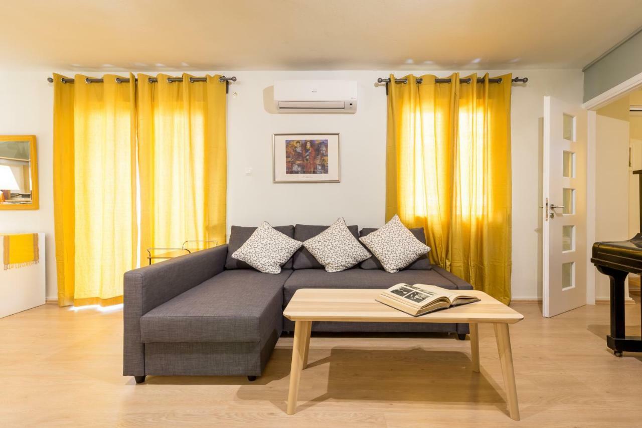 Appartamento Downtown Urban Flat For 4 People In Plaka Atene Esterno foto