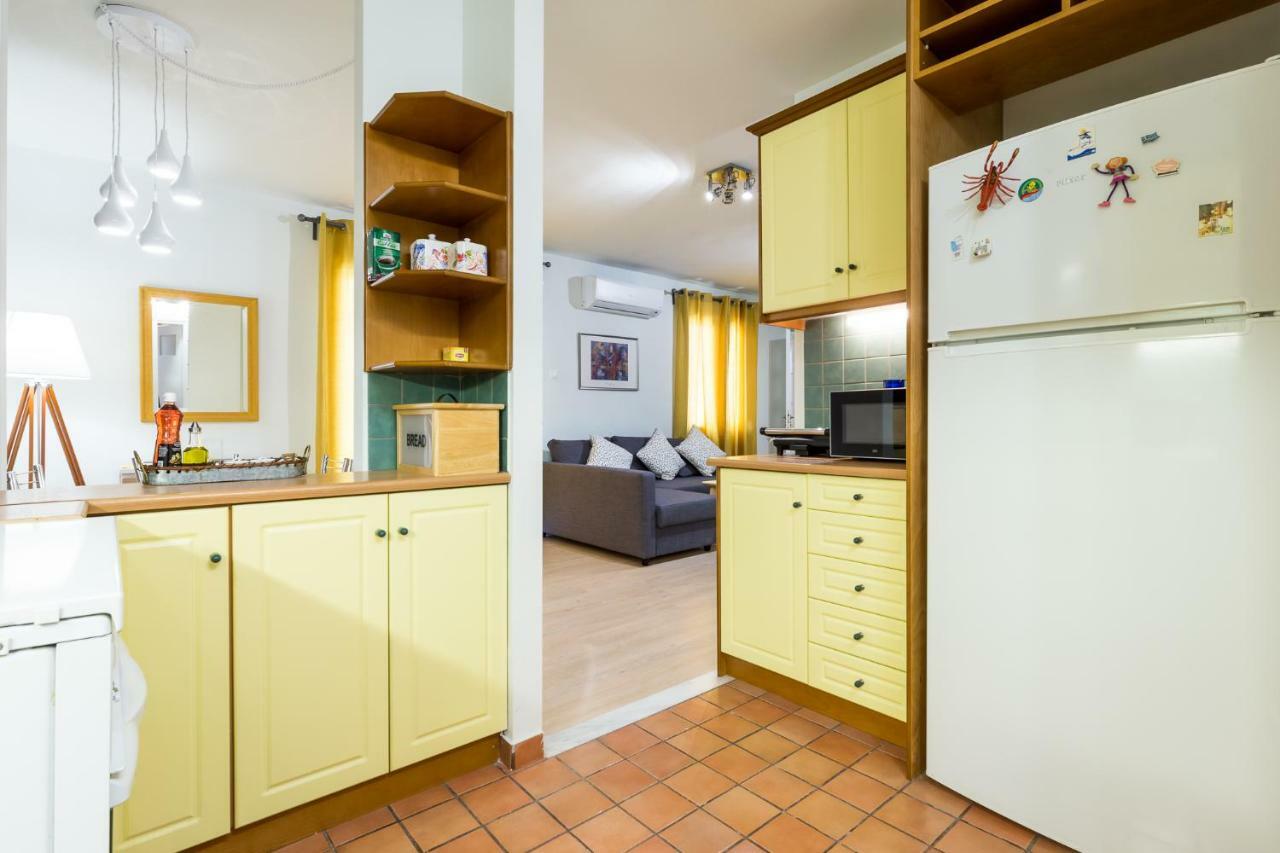 Appartamento Downtown Urban Flat For 4 People In Plaka Atene Esterno foto