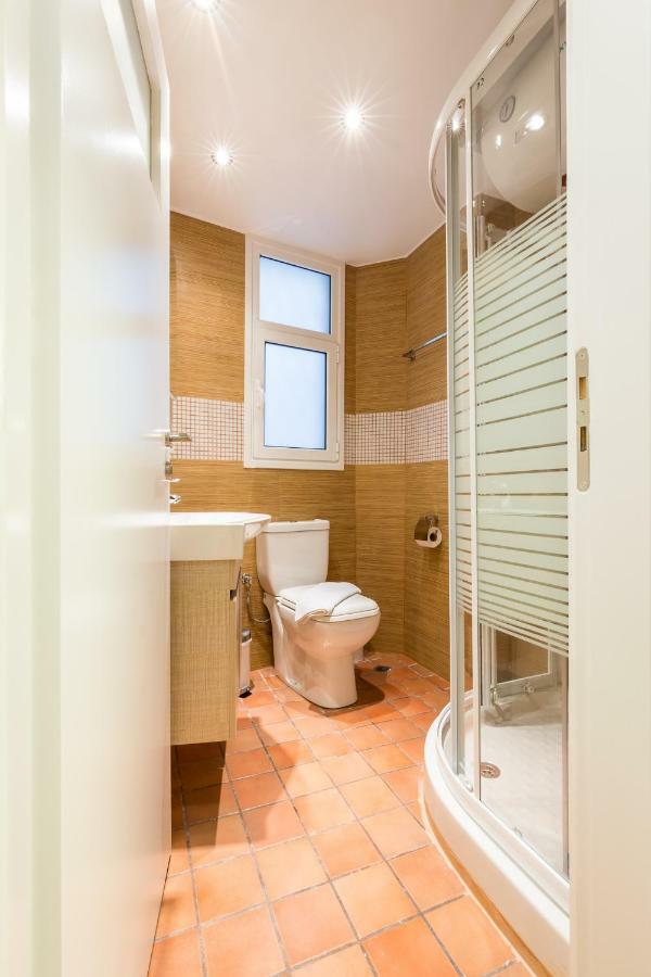 Appartamento Downtown Urban Flat For 4 People In Plaka Atene Esterno foto